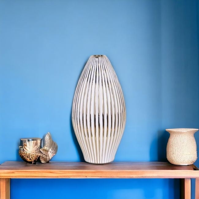 Close-up of white and gold striped pattern on premium ceramic bud vase with sophisticated charm