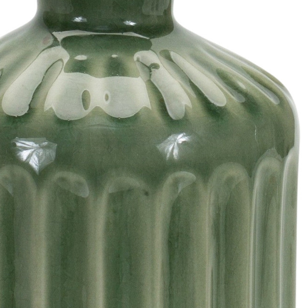 7 inch green terracotta bud vase with ribbed texture, natural farmhouse table centerpiece